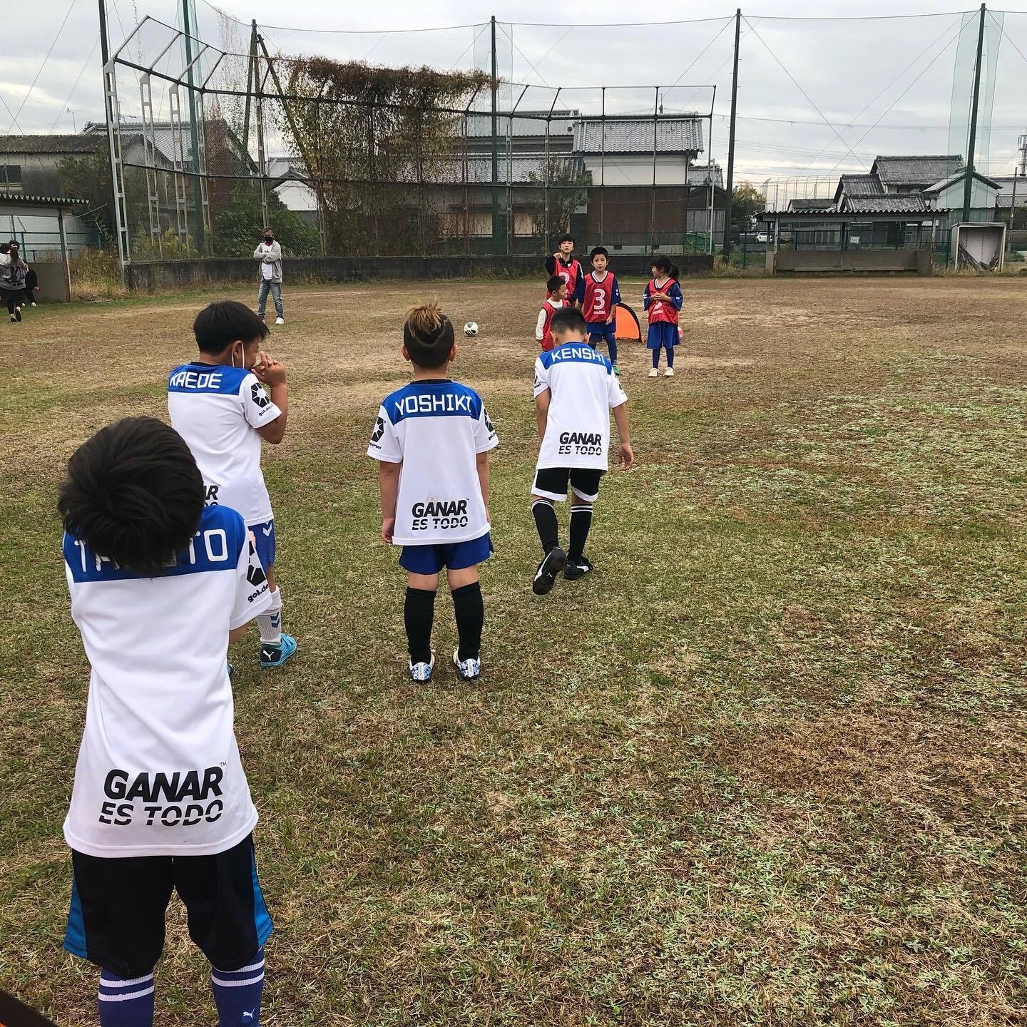 サッカーや身体活動を取り入れた、のびのび過ごせる環境